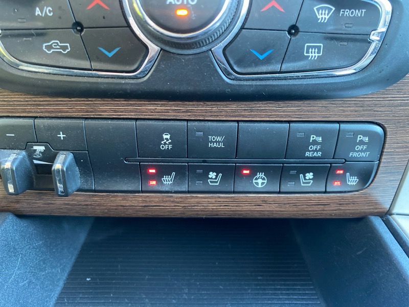 RAM 1500 Laramie Crew Cab SWB 4WD 2017