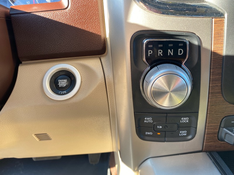 RAM 1500 Laramie Crew Cab SWB 4WD 2017