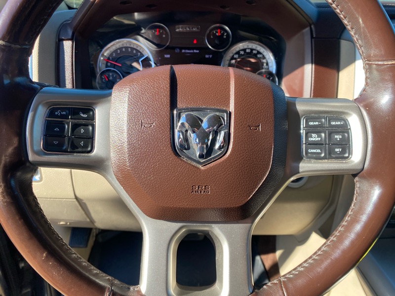 RAM 1500 Laramie Crew Cab SWB 4WD 2017