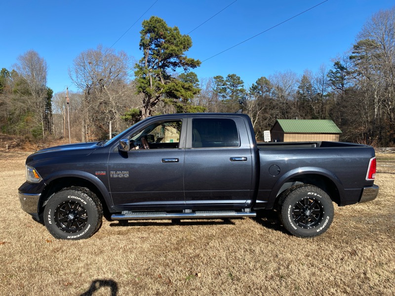 RAM 1500 Laramie Crew Cab SWB 4WD 2017