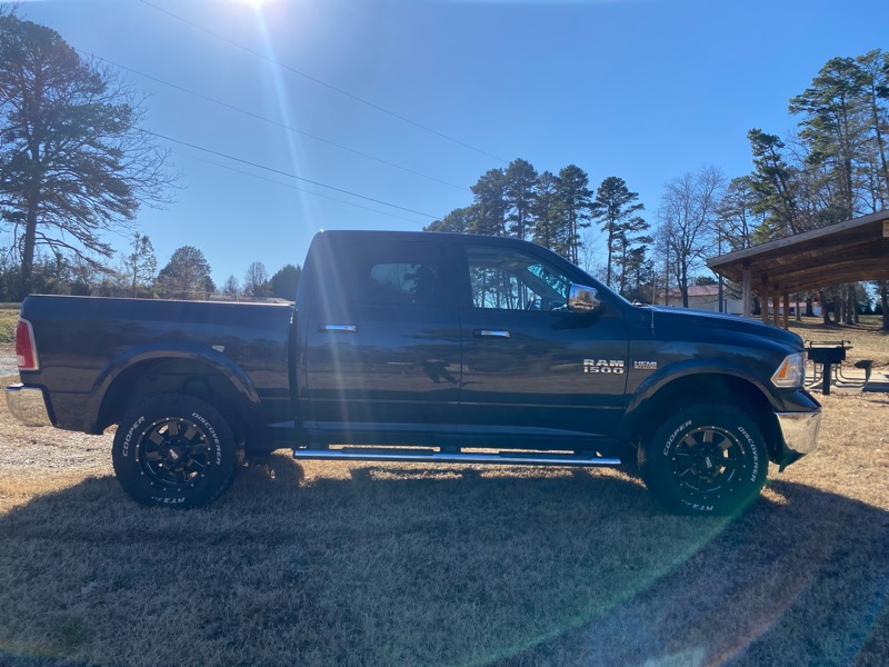 RAM 1500 Laramie Crew Cab SWB 4WD 2017