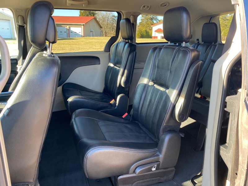 Chrysler Town & Country Touring 2016