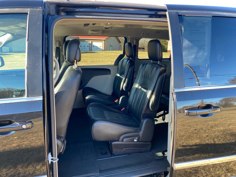 Chrysler Town & Country Touring 2016