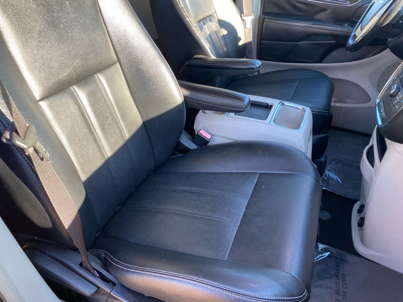 Chrysler Town & Country Touring 2016