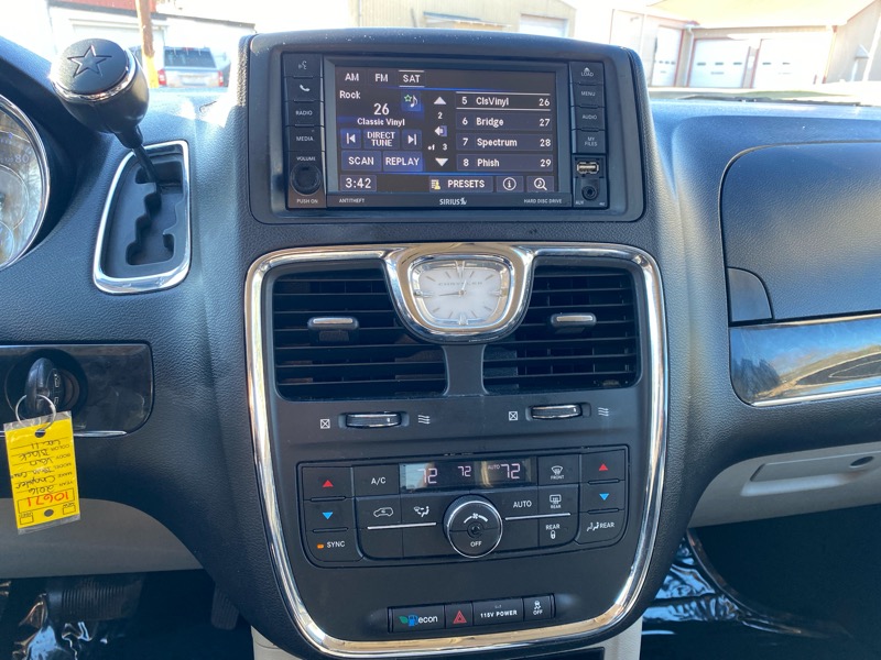 Chrysler Town & Country Touring 2016