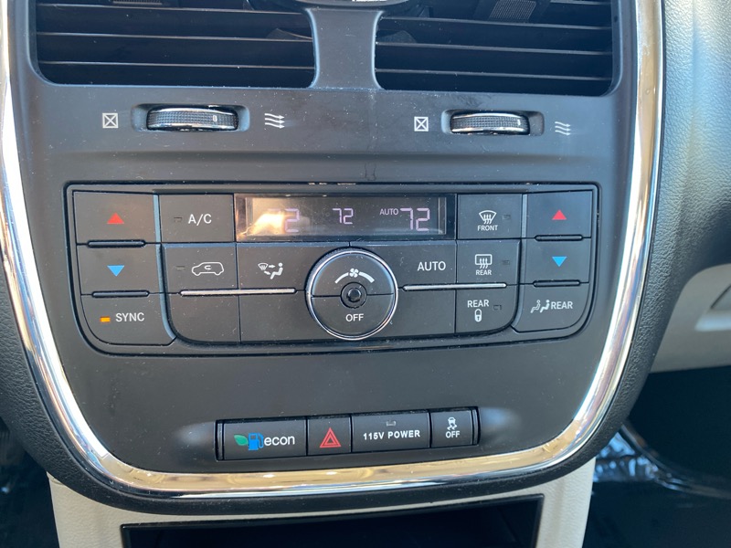 Chrysler Town & Country Touring 2016