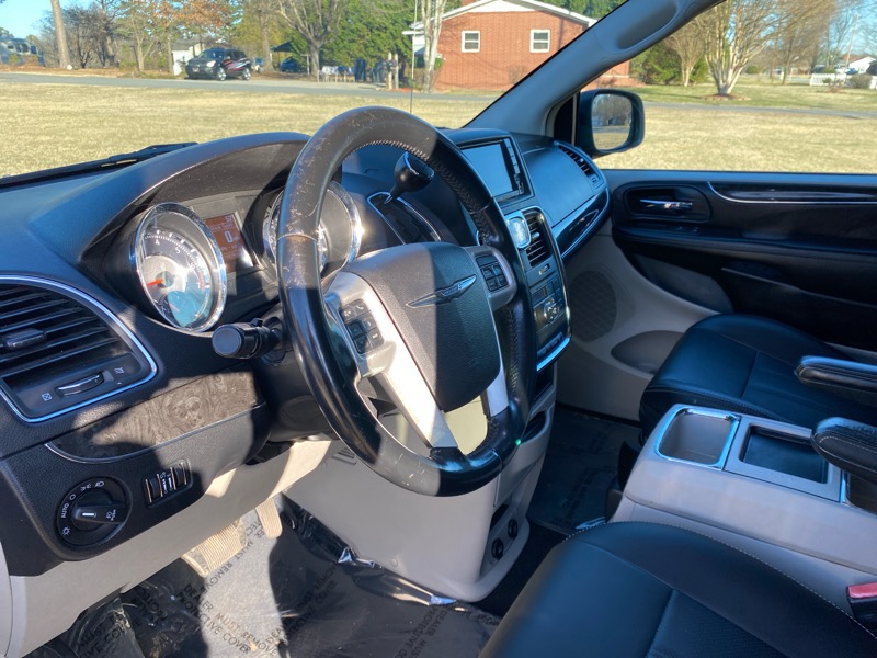 Chrysler Town & Country Touring 2016