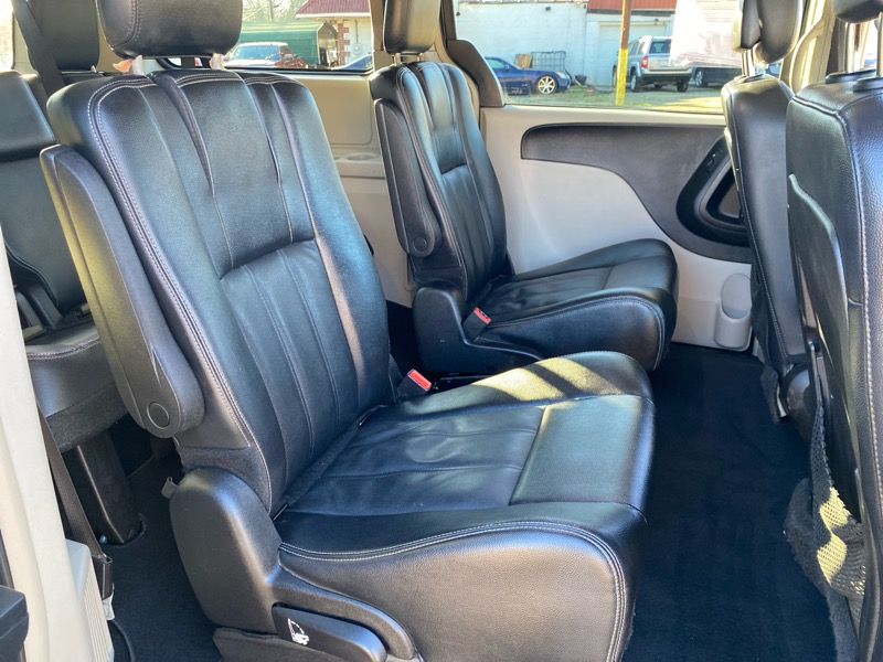 Chrysler Town & Country Touring 2016