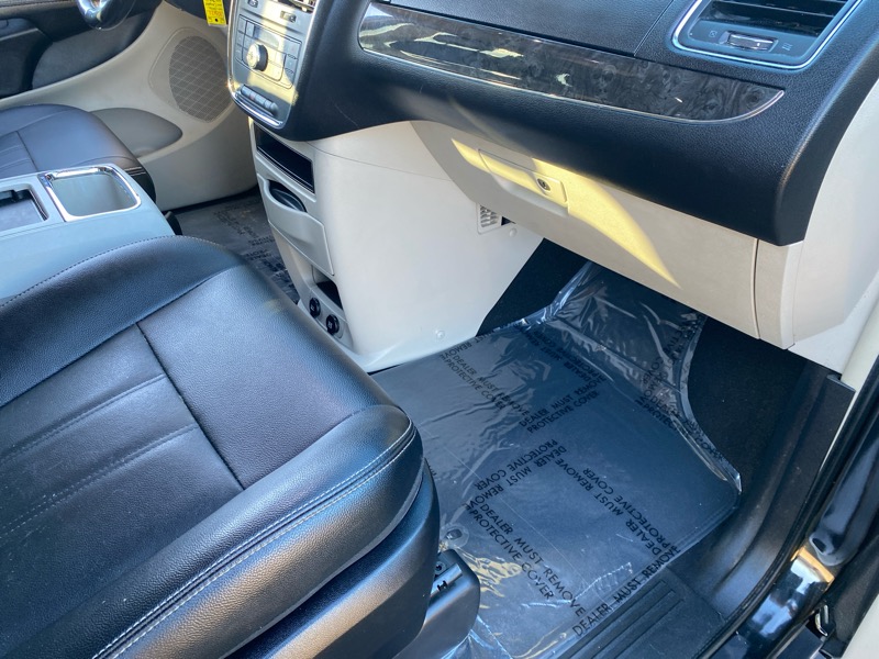 Chrysler Town & Country Touring 2016