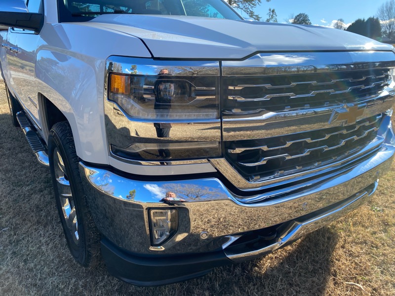 Chevrolet Silverado 1500 LTZ Crew Cab Long Box 2WD 2018