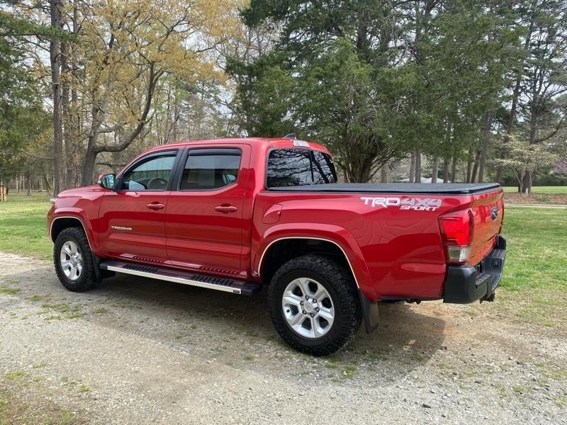 Toyota Tacoma TRD Off Road Double Cab 5' Bed V6 4x4 AT (Natl) 2017