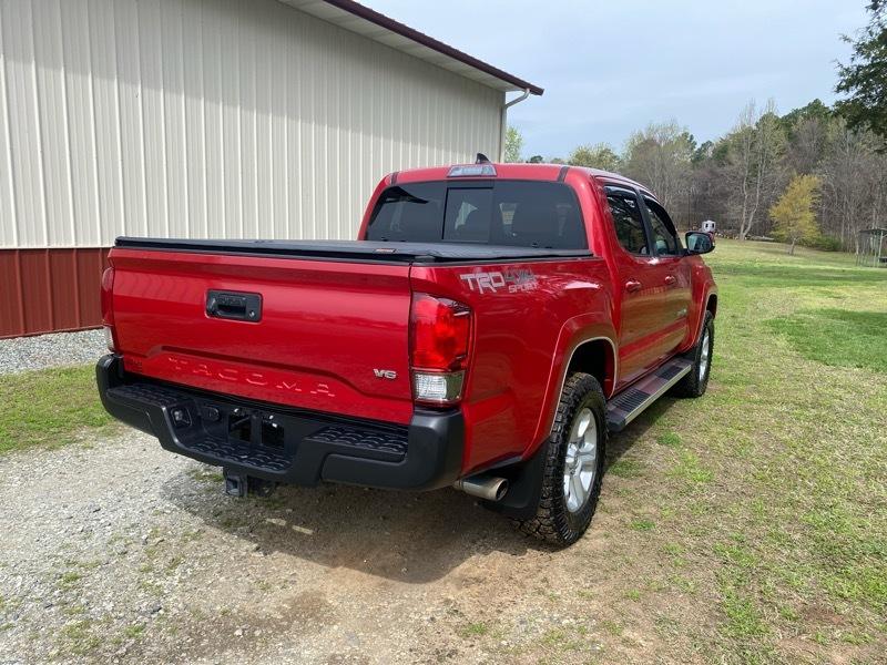 Toyota Tacoma TRD Off Road Double Cab 5' Bed V6 4x4 AT (Natl) 2017