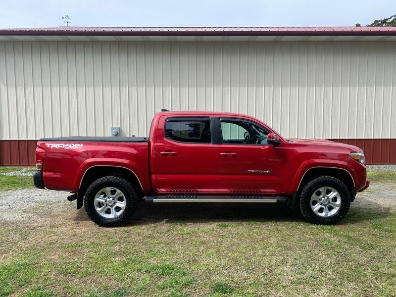 Toyota Tacoma TRD Off Road Double Cab 5' Bed V6 4x4 AT (Natl) 2017