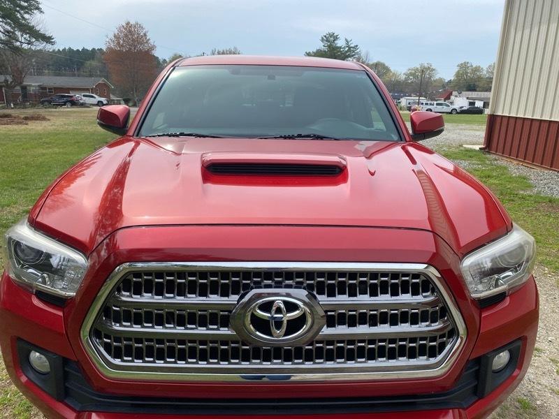 Toyota Tacoma TRD Off Road Double Cab 5' Bed V6 4x4 AT (Natl) 2017
