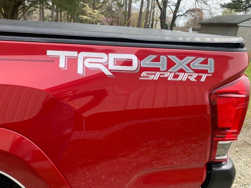 Toyota Tacoma TRD Off Road Double Cab 5' Bed V6 4x4 AT (Natl) 2017