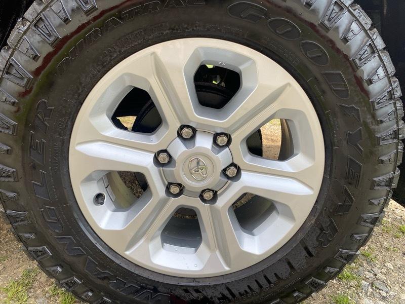 Toyota Tacoma TRD Off Road Double Cab 5' Bed V6 4x4 AT (Natl) 2017