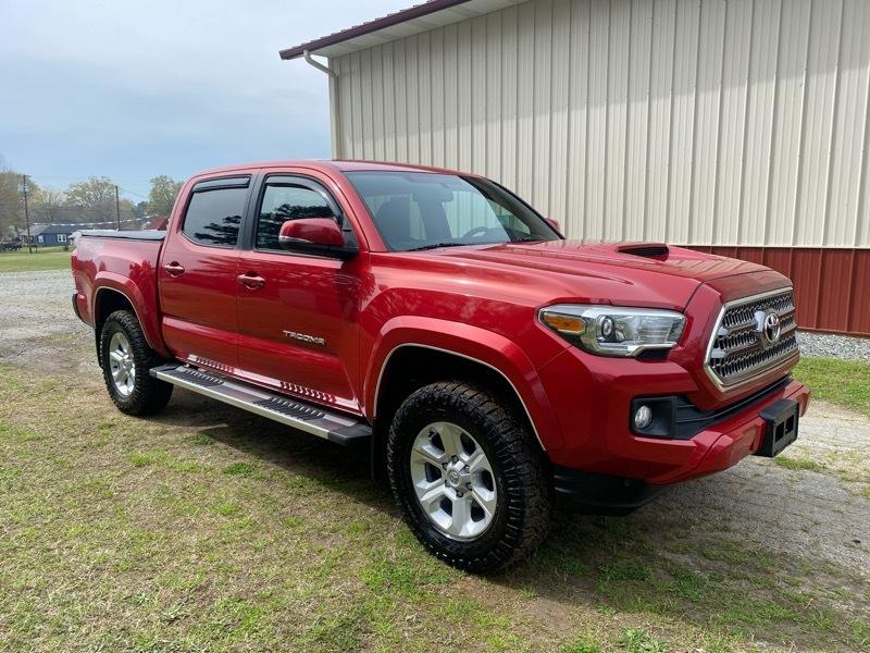 Toyota Tacoma TRD Off Road Double Cab 5' Bed V6 4x4 AT (Natl) 2017