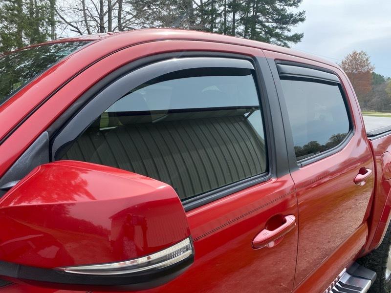 Toyota Tacoma TRD Off Road Double Cab 5' Bed V6 4x4 AT (Natl) 2017