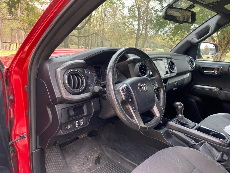 Toyota Tacoma TRD Off Road Double Cab 5' Bed V6 4x4 AT (Natl) 2017