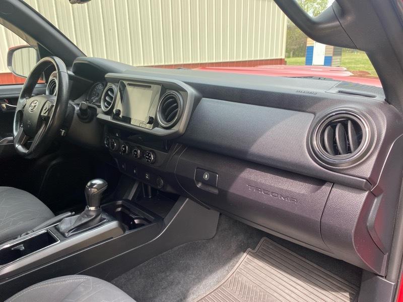 Toyota Tacoma TRD Off Road Double Cab 5' Bed V6 4x4 AT (Natl) 2017