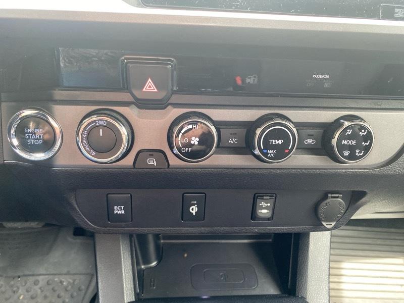 Toyota Tacoma TRD Off Road Double Cab 5' Bed V6 4x4 AT (Natl) 2017