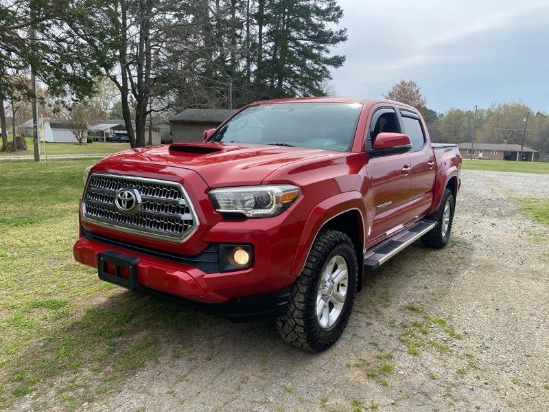 Toyota Tacoma TRD Off Road Double Cab 5' Bed V6 4x4 AT (Natl) 2017