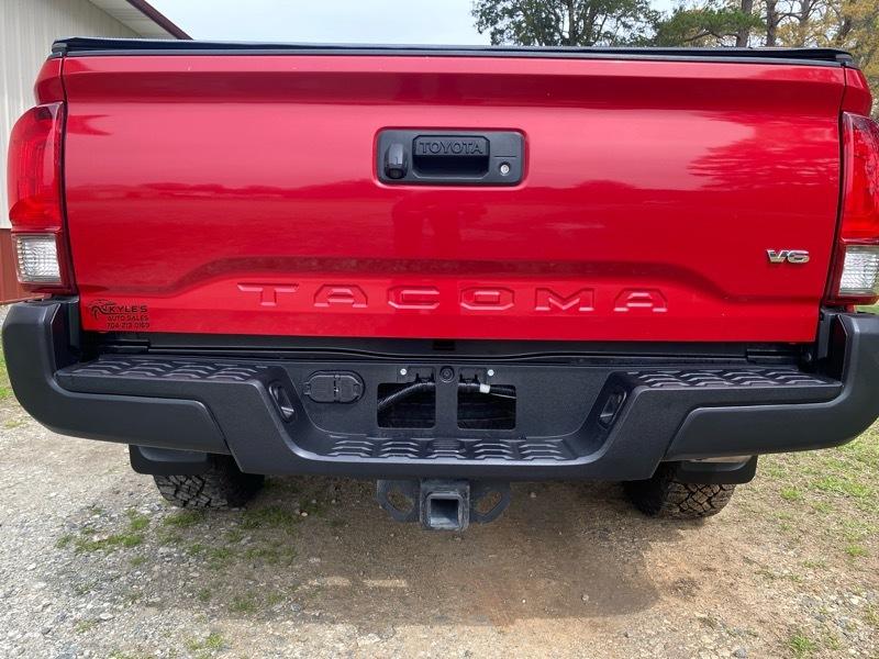 Toyota Tacoma TRD Off Road Double Cab 5' Bed V6 4x4 AT (Natl) 2017