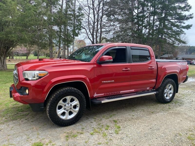Toyota Tacoma TRD Off Road Double Cab 5' Bed V6 4x4 AT (Natl) 2017