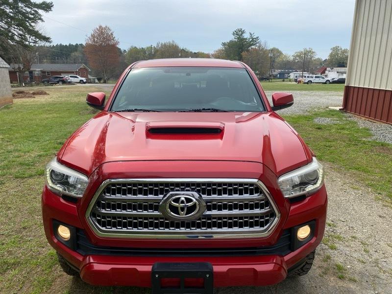 Toyota Tacoma TRD Off Road Double Cab 5' Bed V6 4x4 AT (Natl) 2017