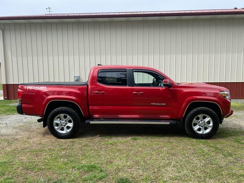 Toyota Tacoma TRD Off Road Double Cab 5' Bed V6 4x4 AT (Natl) 2017