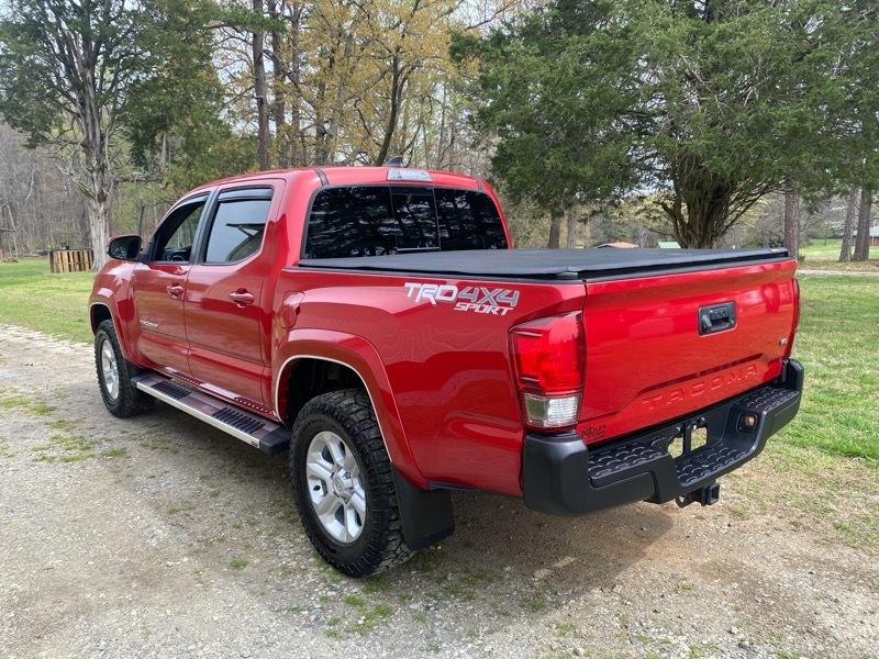Toyota Tacoma TRD Off Road Double Cab 5' Bed V6 4x4 AT (Natl) 2017
