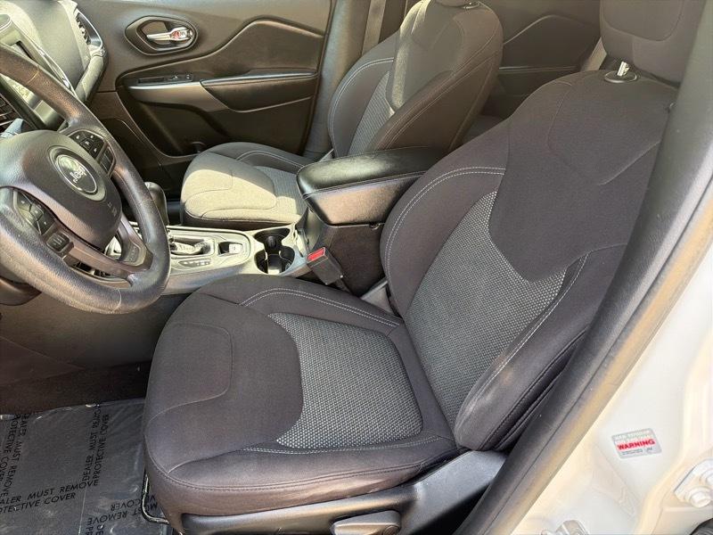 Jeep Cherokee Latitude FWD 2019