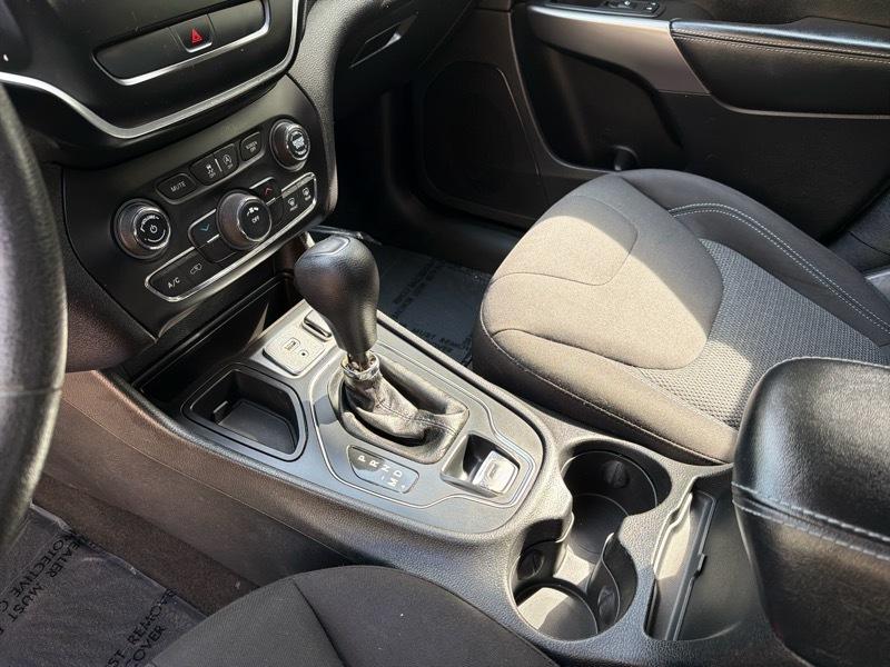 Jeep Cherokee Latitude FWD 2019