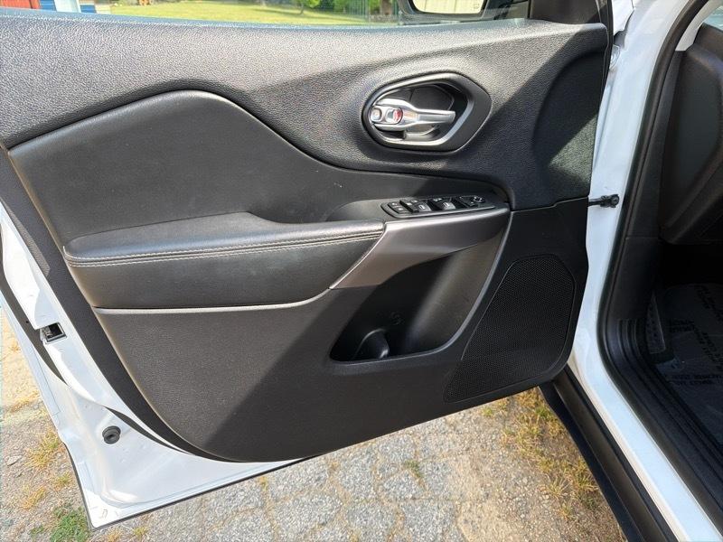 Jeep Cherokee Latitude FWD 2019