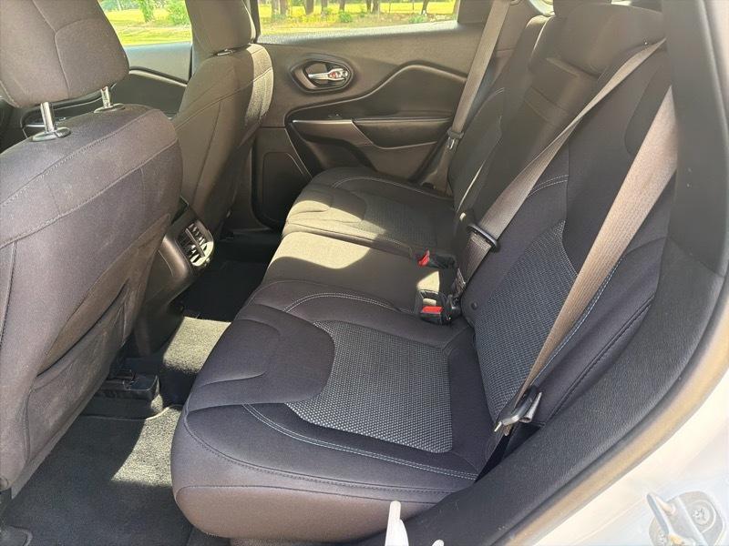 Jeep Cherokee Latitude FWD 2019