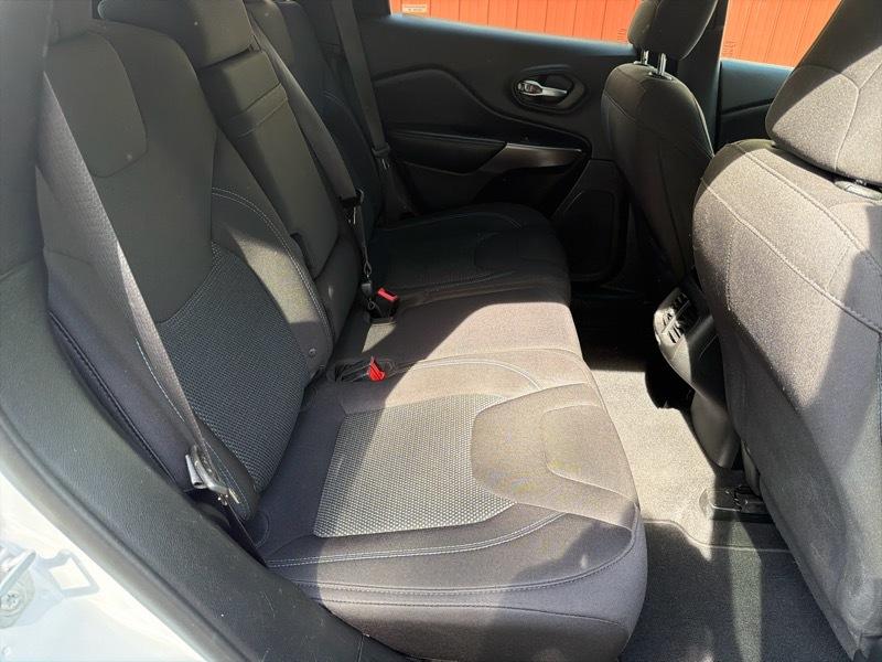 Jeep Cherokee Latitude FWD 2019