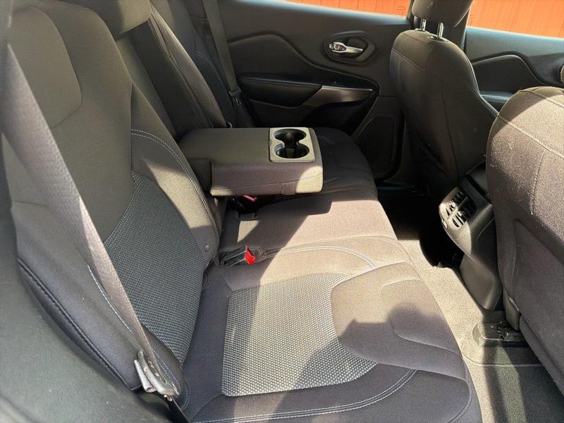 Jeep Cherokee Latitude FWD 2019