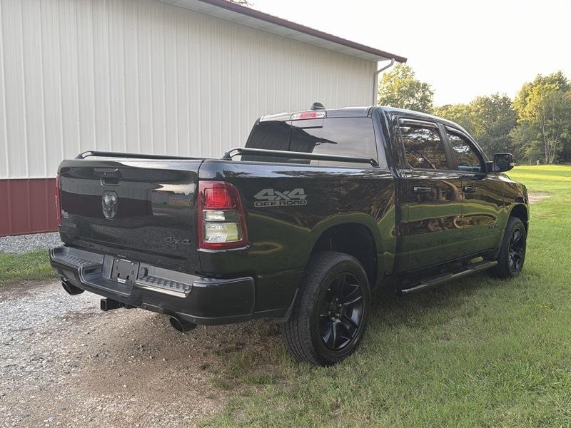 RAM 1500 Big Horn Crew Cab SWB 4WD 2020