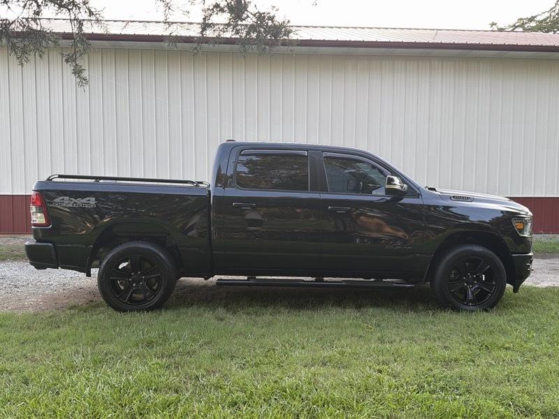RAM 1500 Big Horn Crew Cab SWB 4WD 2020
