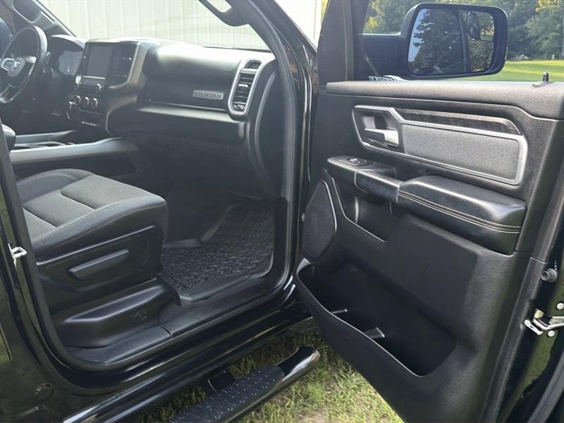 RAM 1500 Big Horn Crew Cab SWB 4WD 2020