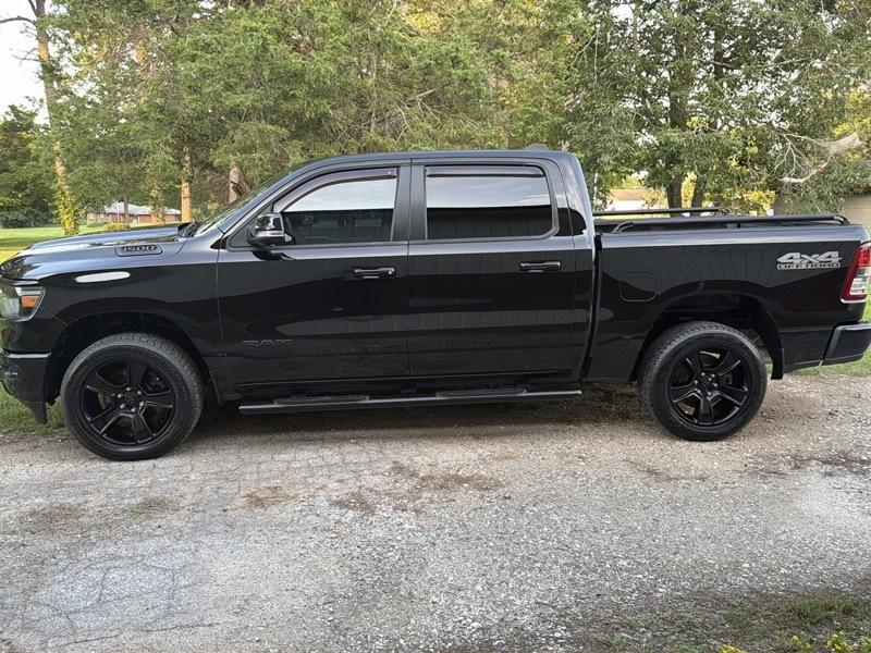 RAM 1500 Big Horn Crew Cab SWB 4WD 2020