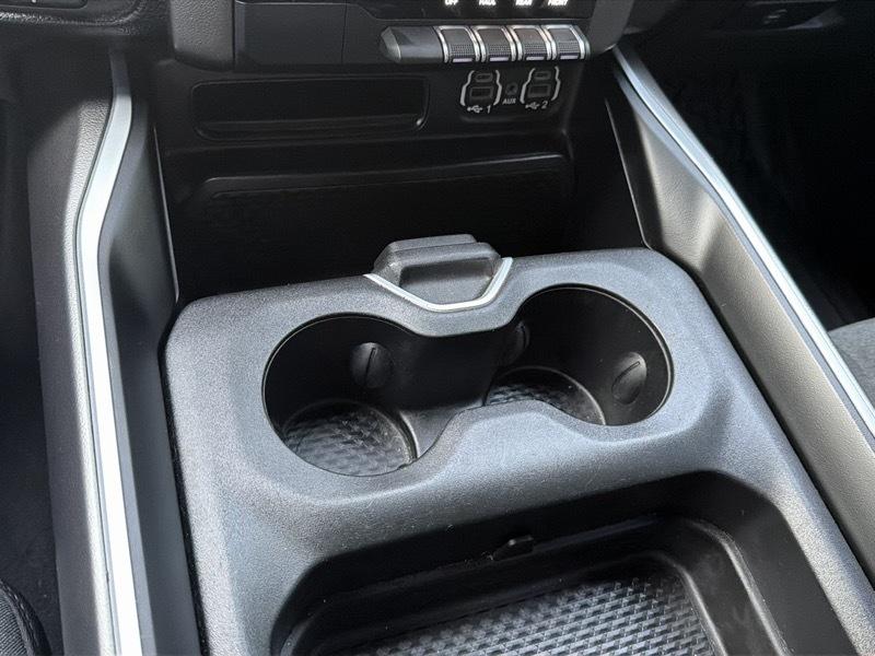 RAM 1500 Big Horn Crew Cab SWB 4WD 2020