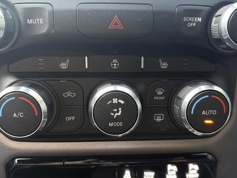 RAM 1500 Big Horn Crew Cab SWB 4WD 2020