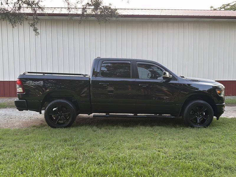 RAM 1500 Big Horn Crew Cab SWB 4WD 2020