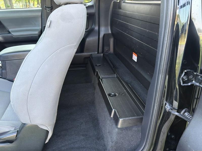 Toyota Tacoma SR5 Access Cab I4 6AT 4WD 2019