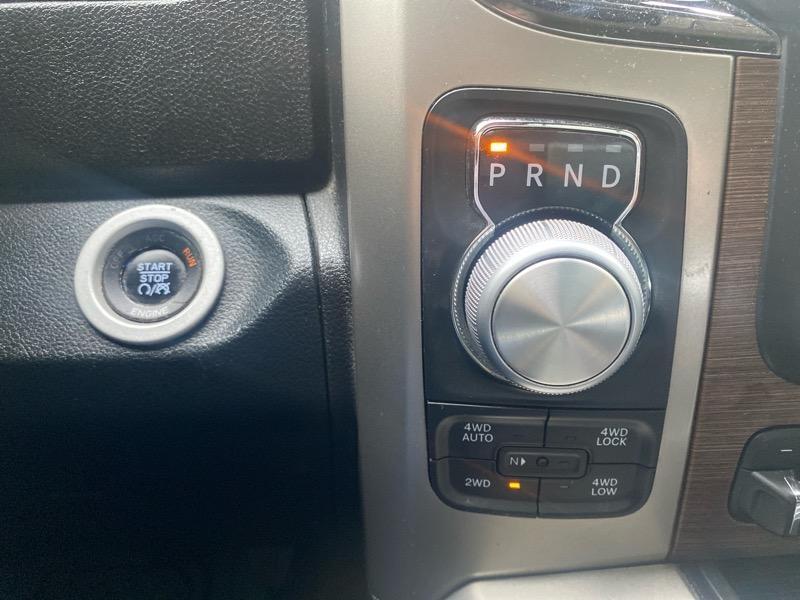 RAM 1500 Laramie Crew Cab SWB 4WD 2014
