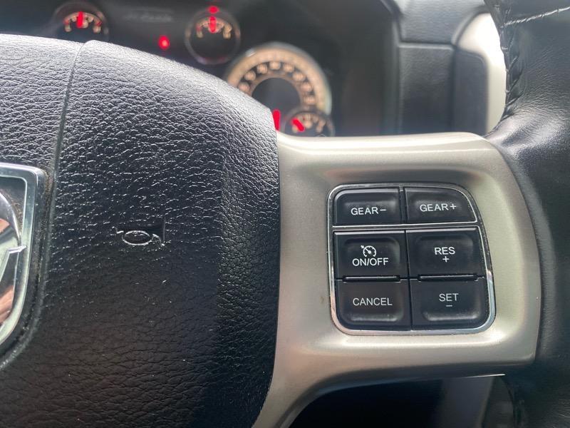 RAM 1500 Laramie Crew Cab SWB 4WD 2014