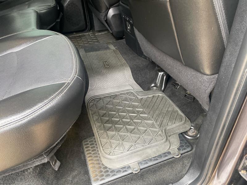 RAM 1500 Laramie Crew Cab SWB 4WD 2014