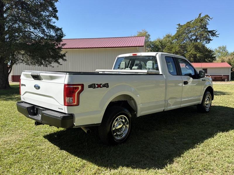 Ford F-150 XL SuperCab 8-ft. Bed 4WD 2016