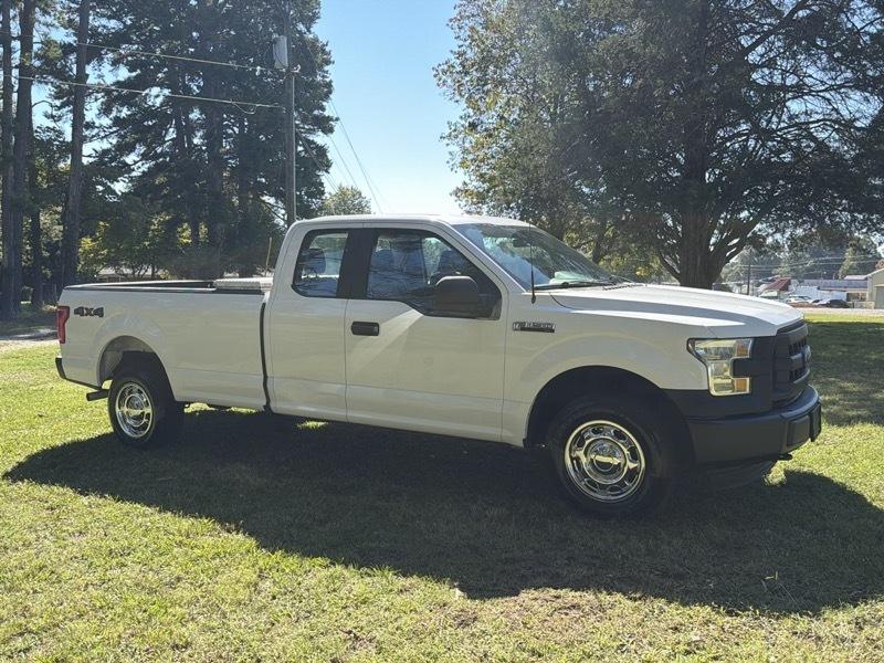 Ford F-150 XL SuperCab 8-ft. Bed 4WD 2016